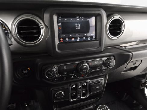 Used 2021 Jeep Wrangler Unlimited Sahara image 22