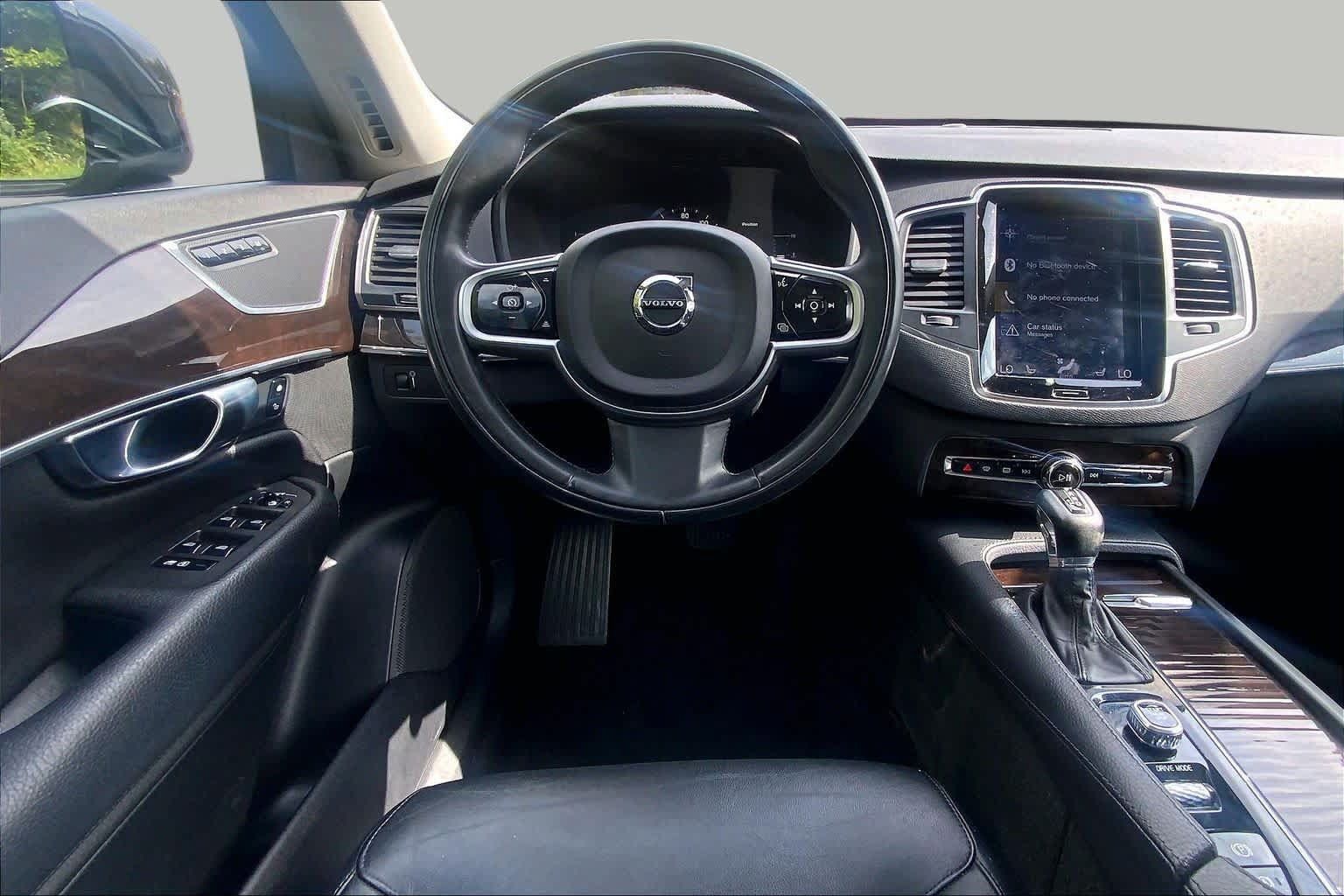 Used 2018 Volvo XC90 T5 Momentum w/ Convenience Package FWD image 6