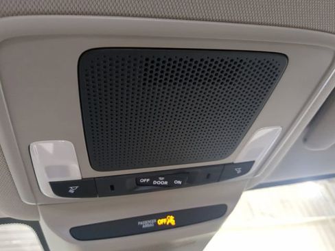 New 2025 Honda HR-V LX image 33