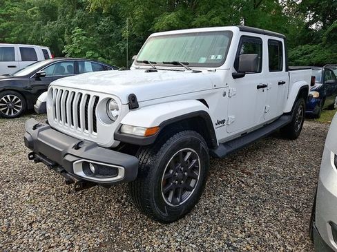 Used 2021 Jeep Gladiator Overland w/ Cold Weather Group AWD/4WD image 3
