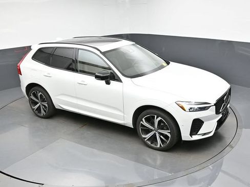 Used 2024 Volvo XC60 B5 Ultimate w/ Protection Package Premier AWD/4WD image 18