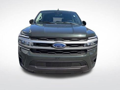 Used 2023 Ford Expedition Max XLT image 3