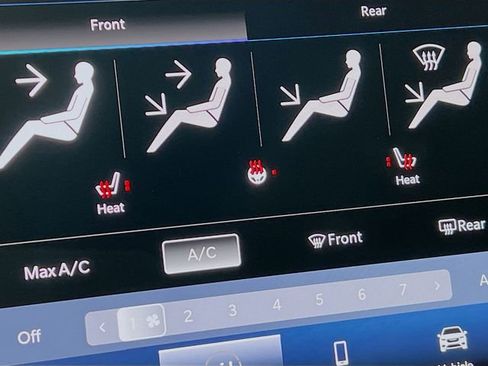 Used 2024 Chrysler Pacifica Touring-L image 21