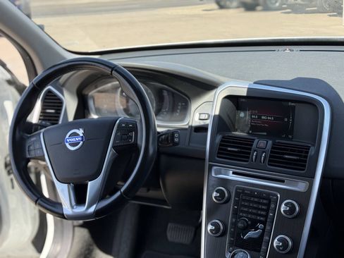 Used 2015 Volvo XC60 T5 Premier w/ Proximity Package FWD image 5