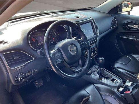 Used 2019 Jeep Cherokee Trailhawk w/ Comfort/Convenience Group image 15