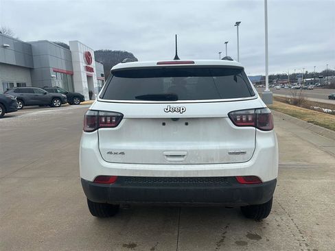 Used 2024 Jeep Compass Latitude image 7