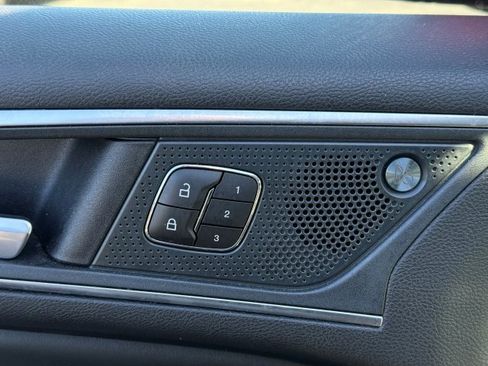 Used 2024 Ford Edge Titanium image 9