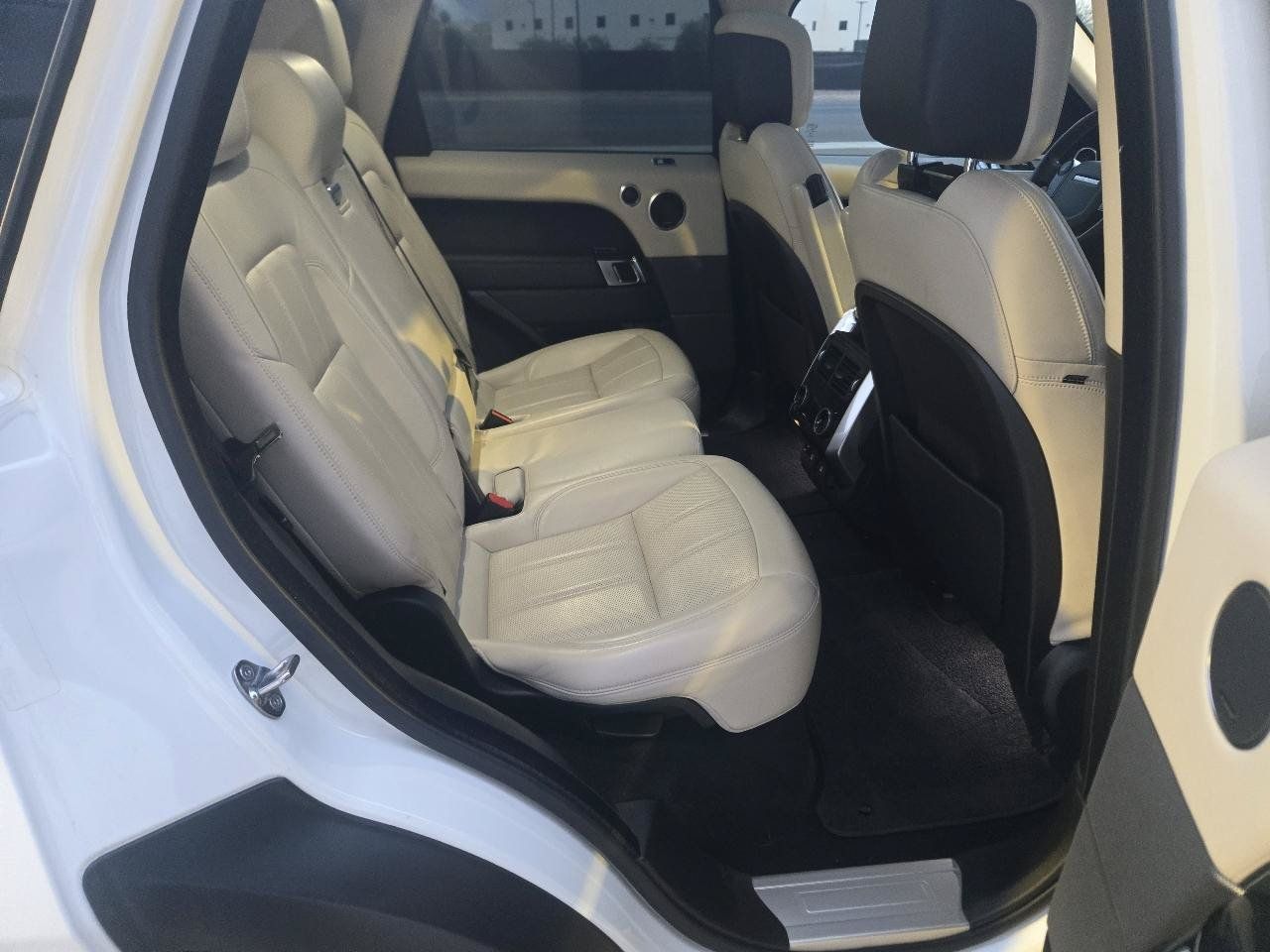 Used 2019 Land Rover Range Rover Sport HSE AWD/4WD image 8
