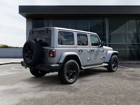 Used 2021 Jeep Wrangler Unlimited Sahara AWD/4WD image 5