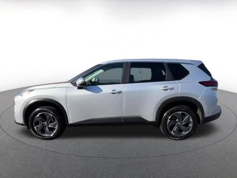 Used 2025 Nissan Rogue SV FWD image 9