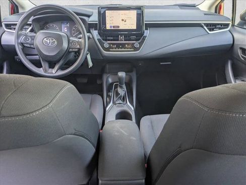 Used 2025 Toyota Corolla LE image 16