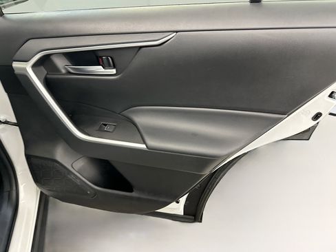 Used 2024 Toyota RAV4 XLE image 31