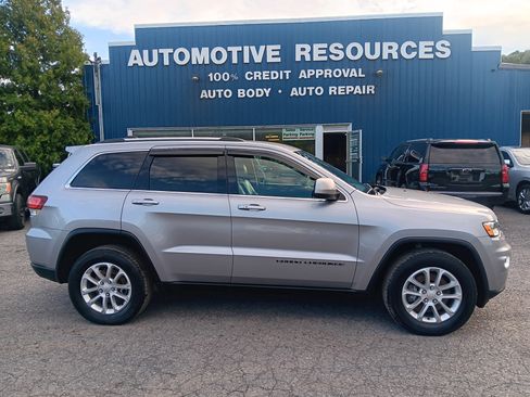 Used 2021 Jeep Grand Cherokee Laredo X AWD/4WD image 6