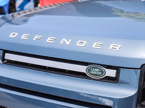 Used 2023 Land Rover Defender 110 S AWD/4WD image 7