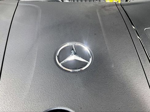 Used 2025 Mercedes-Benz C 300 Sedan image 31