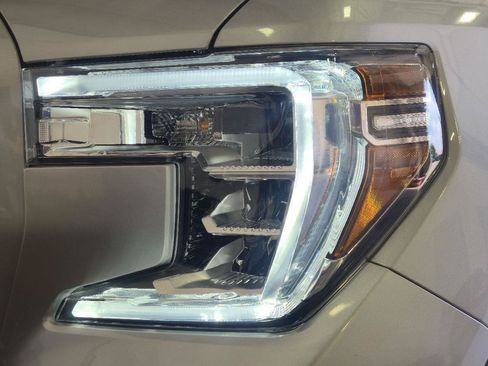 Used 2021 GMC Sierra 1500 Elevation RWD image 10