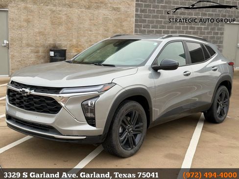 Used 2025 Chevrolet Trax ACTIV w/ Driver Confidence Package image 1