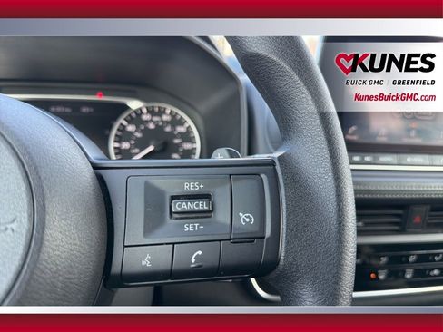 Used 2024 Nissan Rogue S image 22