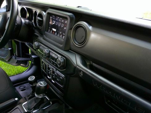 Used 2020 Jeep Wrangler Unlimited Sport S AWD/4WD image 64