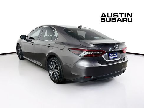 Used 2021 Toyota Camry XLE FWD image 5