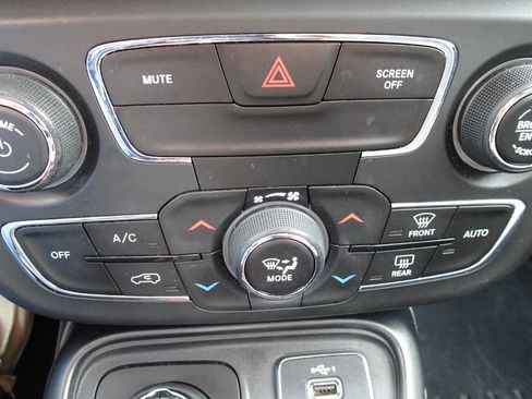 Used 2020 Jeep Compass Trailhawk AWD/4WD image 23