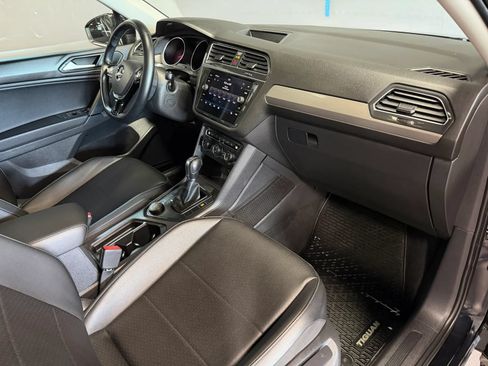 Used 2019 Volkswagen Tiguan SE w/ Panoramic Sunroof Package AWD/4WD image 19