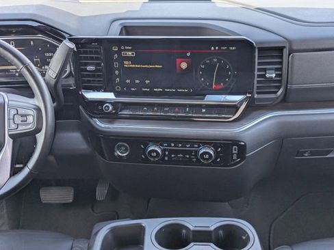 Used 2024 GMC Sierra 1500 SLT image 16