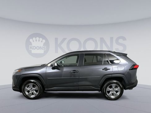 Used 2022 Toyota RAV4 XLE image 2