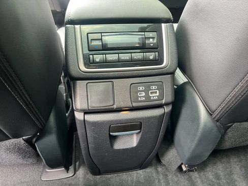 Certified 2025 Subaru Ascent Limited AWD/4WD image 30