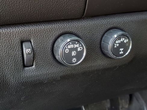 Used 2019 Chevrolet Colorado LT w/ LT Convenience Package image 12