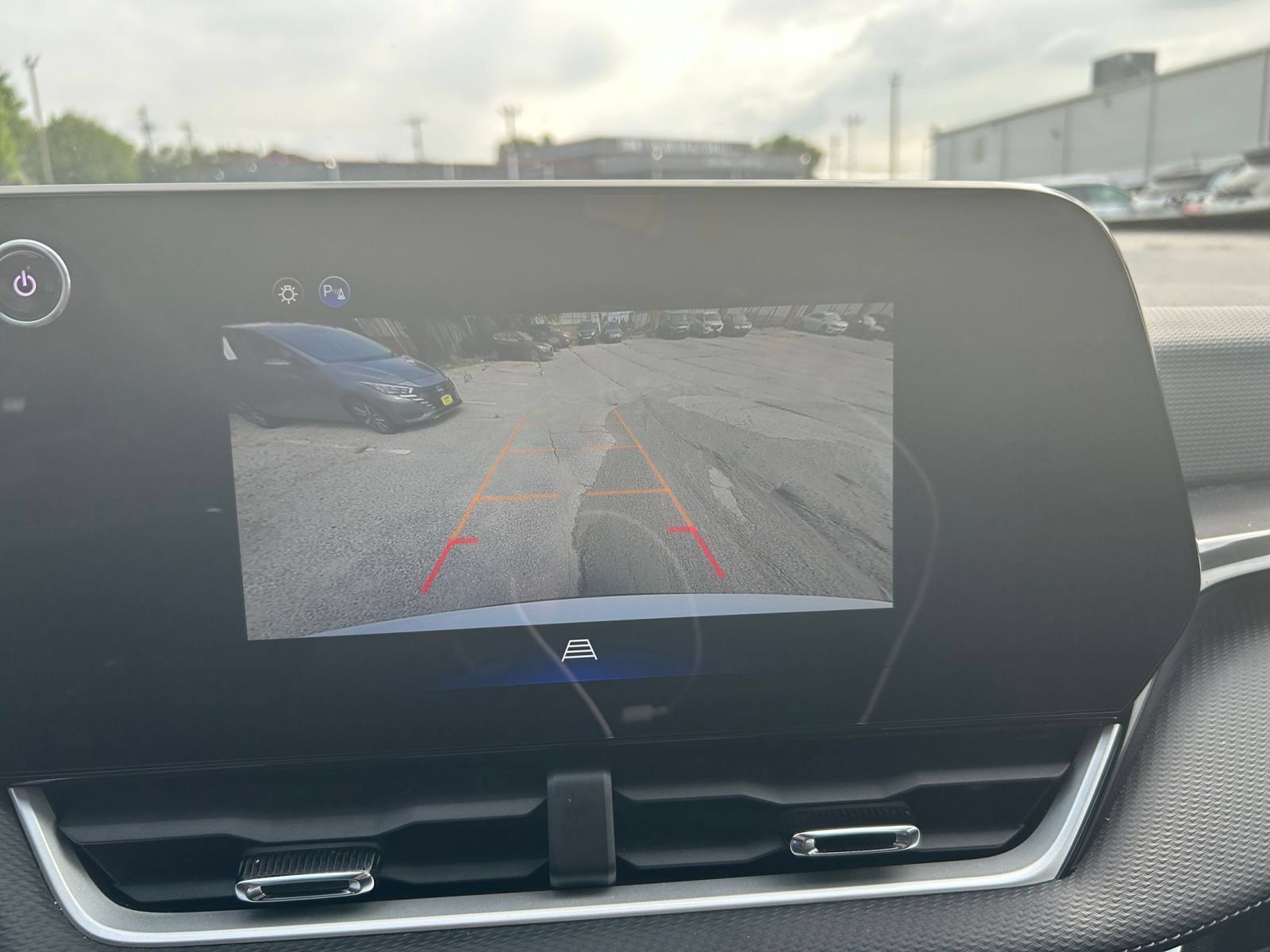 Used 2025 Chevrolet Equinox LT FWD image 19