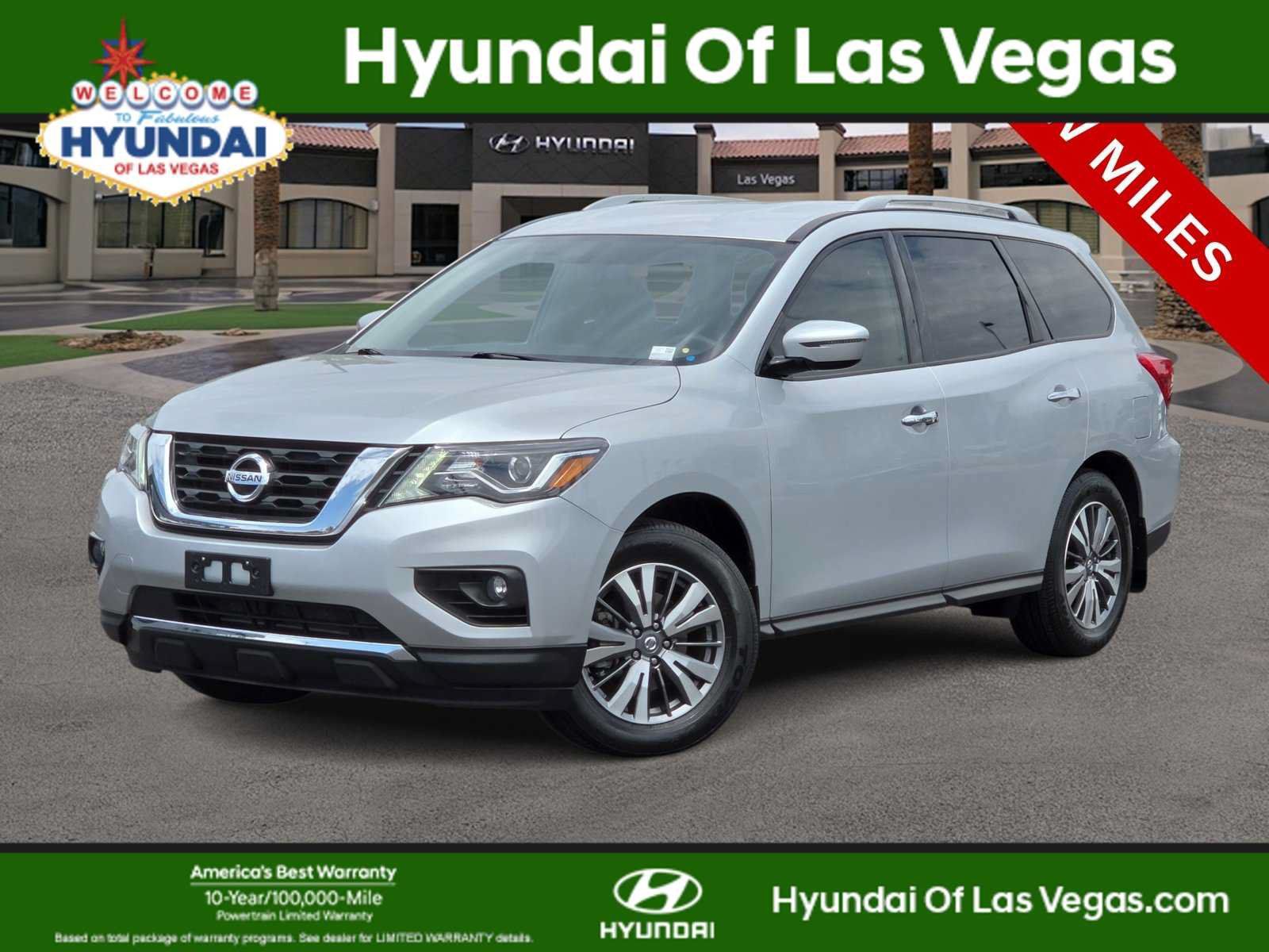 Used 2020 Nissan Pathfinder SV FWD image 1