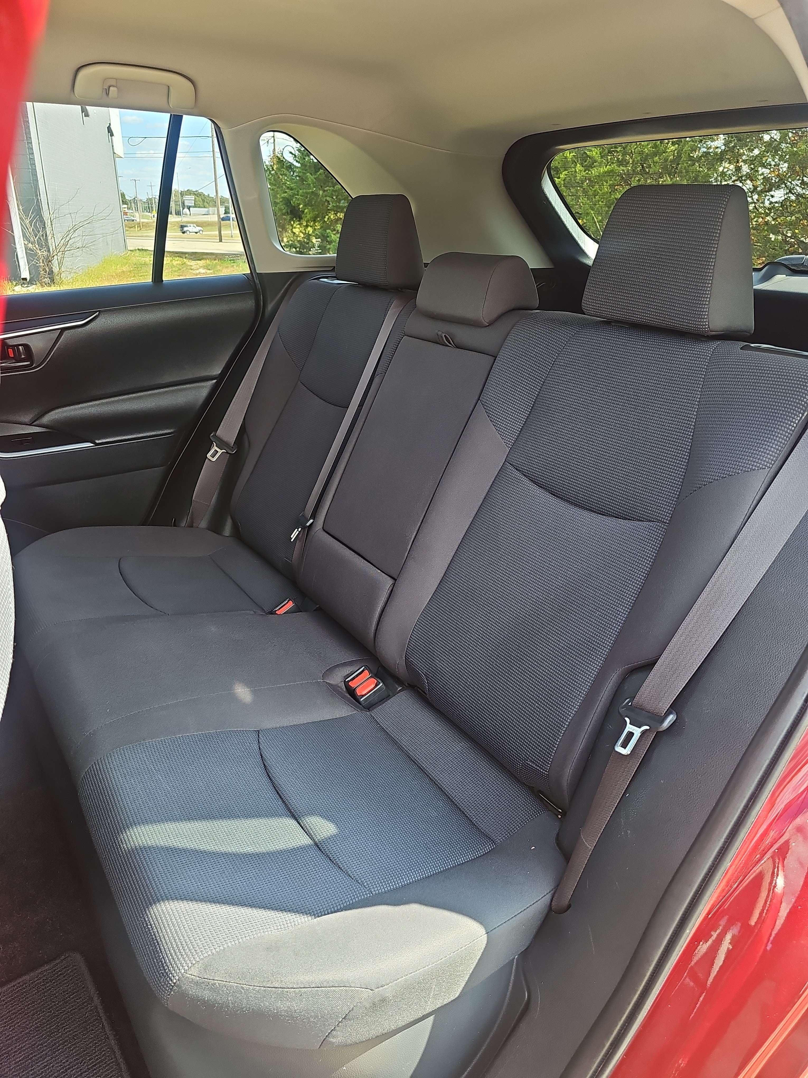 Used 2019 Toyota RAV4 LE w/ Carpet Mat Package AWD/4WD image 13