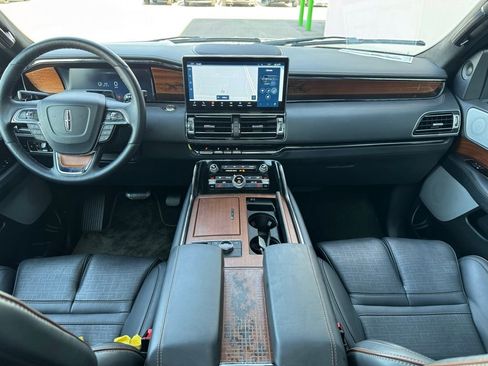 Used 2023 Lincoln Navigator Black Label image 13