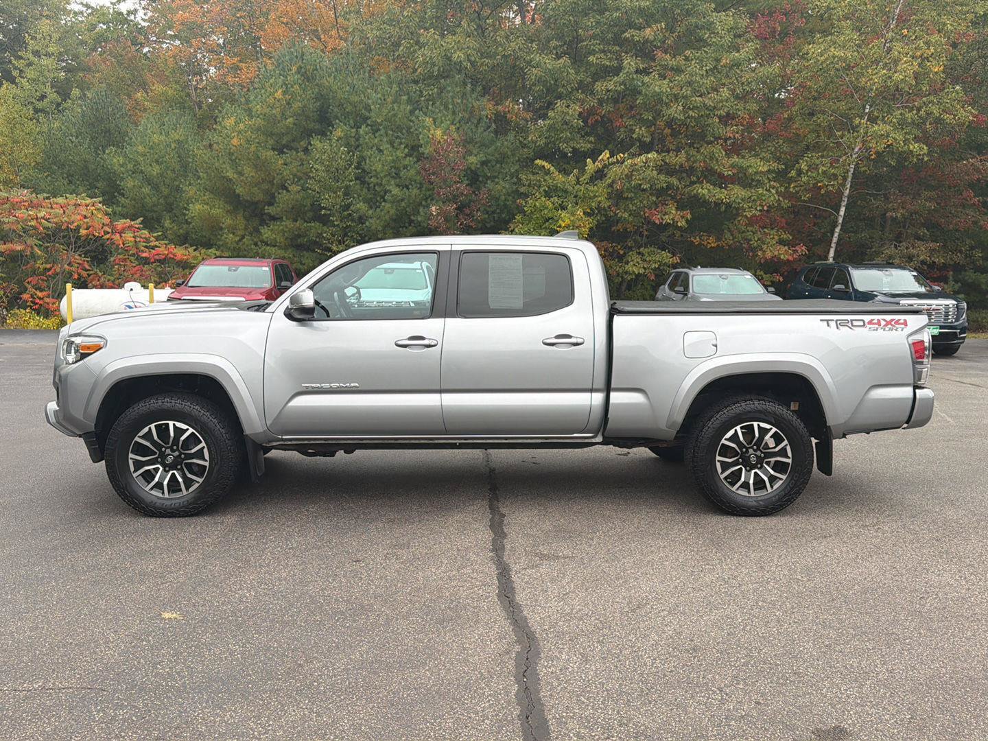 Used 2020 Toyota Tacoma TRD Sport w/ Technology Package AWD/4WD image 2