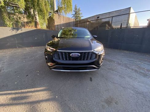 Used 2025 Ford Escape Platinum AWD/4WD image 9