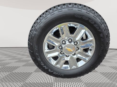 Used 2024 Chevrolet Silverado 2500 High Country w/ Technology Package image 25