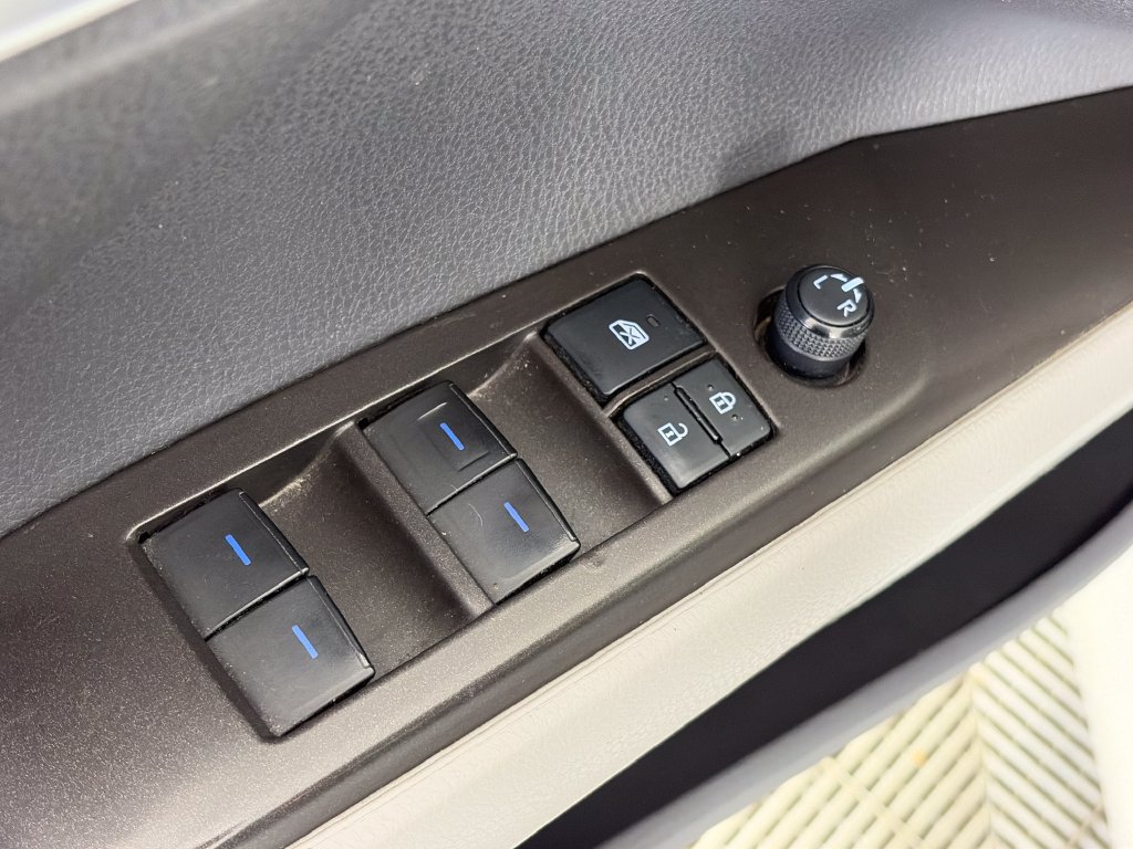 Used 2021 Toyota Camry LE FWD image 21