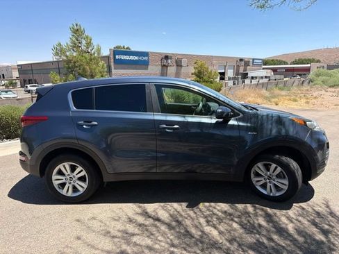 Used 2019 Kia Sportage LX AWD/4WD image 4