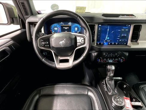 Used 2025 Ford Bronco Outer Banks image 17