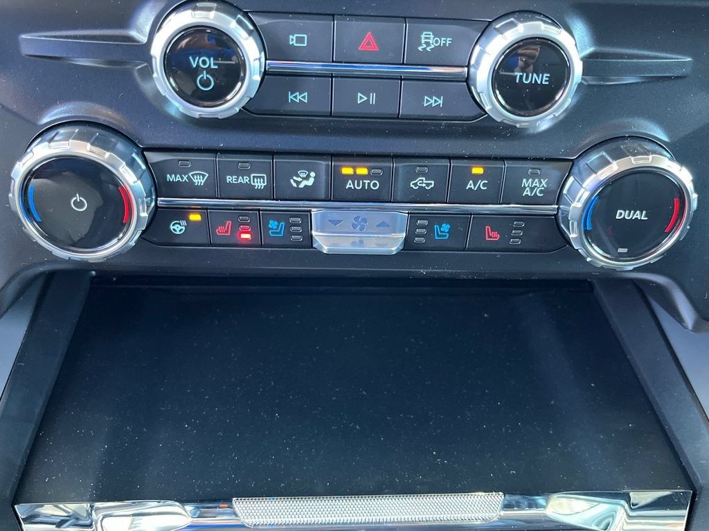 New 2026 Ford F250 Lariat w/ Black Appearance Package AWD/4WD image 24