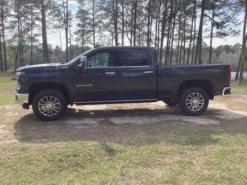 New 2026 Chevrolet Silverado 2500 LTZ w/ LTZ Premium Package AWD/4WD image 1