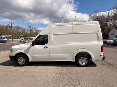 Used 2019 Nissan NV 2500 SV w/ Back Door Glass Package image 8
