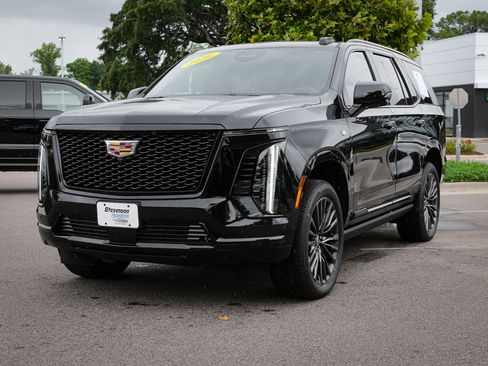 Used 2026 Cadillac Escalade Platinum Sport AWD/4WD image 5