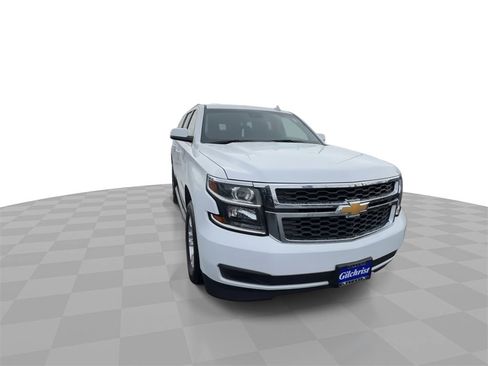 Used 2019 Chevrolet Suburban LT image 2