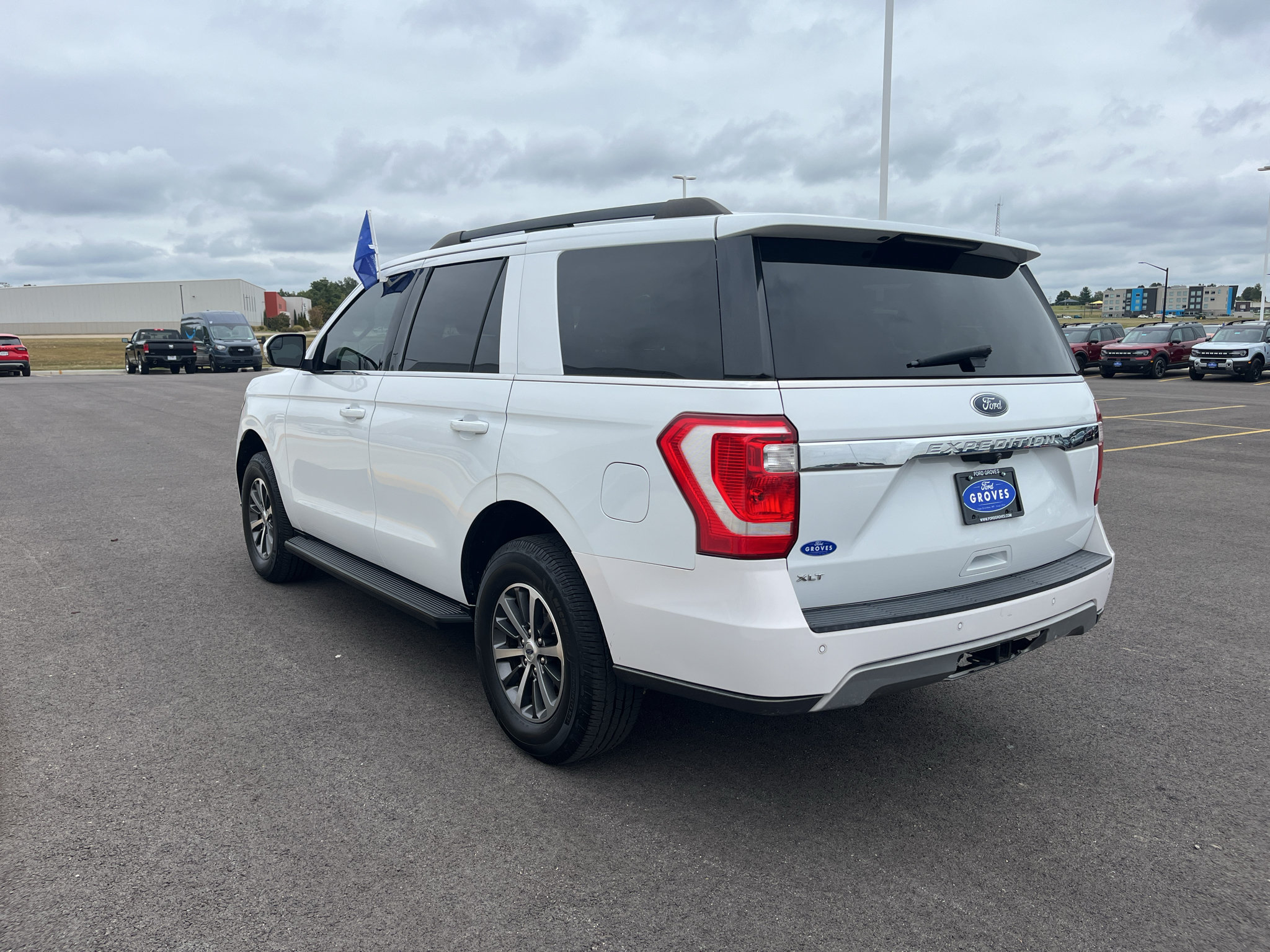 Used 2019 Ford Expedition XLT w/ Equipment Group 201A AWD/4WD image 7