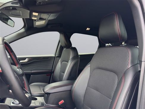 Used 2025 Ford Escape ST-Line w/ Cold Weather Package image 32