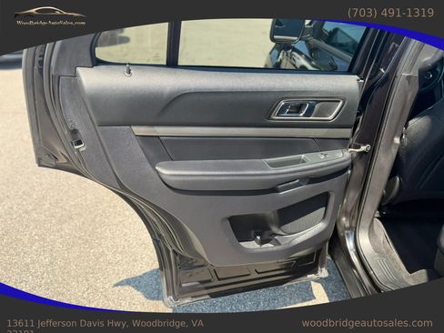 Used 2019 Ford Explorer XLT FWD image 10