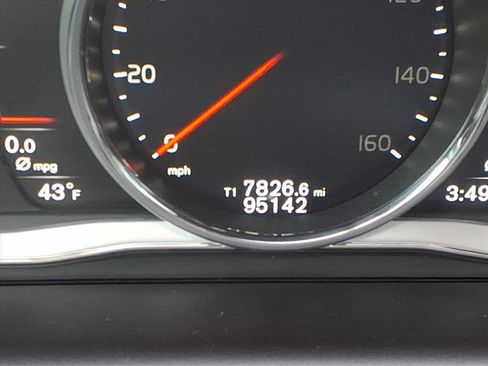 Used 2017 Volvo XC60 T5 Inscription w/ Preferred Option Package image 28