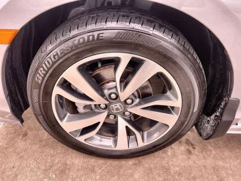 Certified 2024 Honda Odyssey Touring image 9